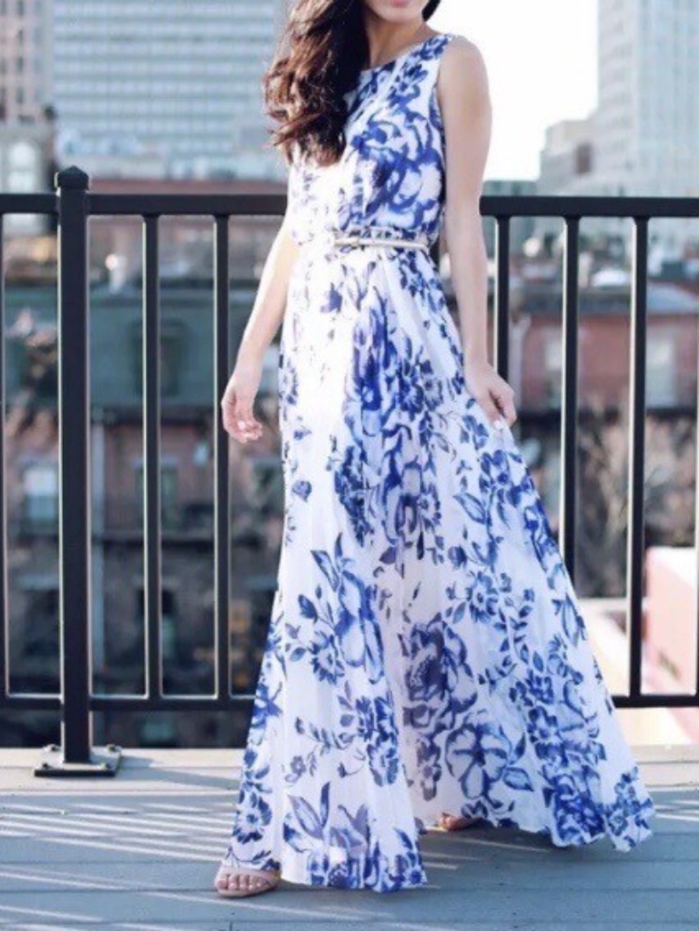 Eliza J Pleated Maxi Dress Blue White Floral Chiffon Sleeveless (Q5-16E)